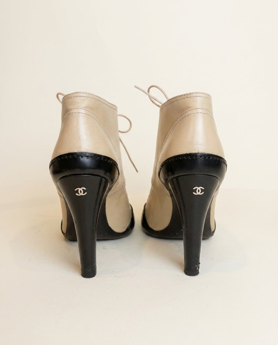 Gucci Two-Tone Lace-Up Peep-Toe Ankle Bootie with Stiletto Heel - photo 2