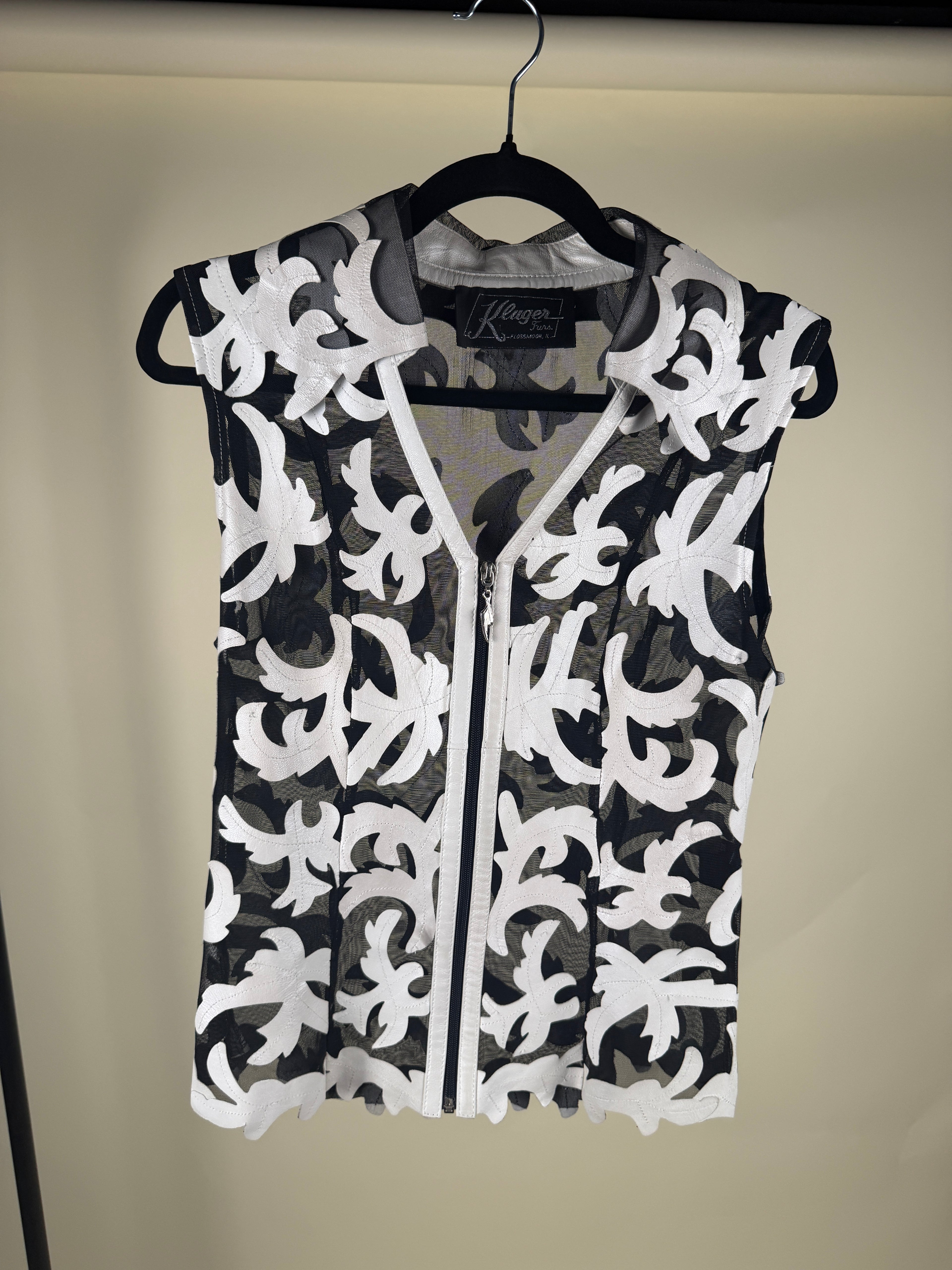 Kluger Furs 1990s Sleeveless Leather Appliqué Mesh Vest with Scalloped Hem - photo 6