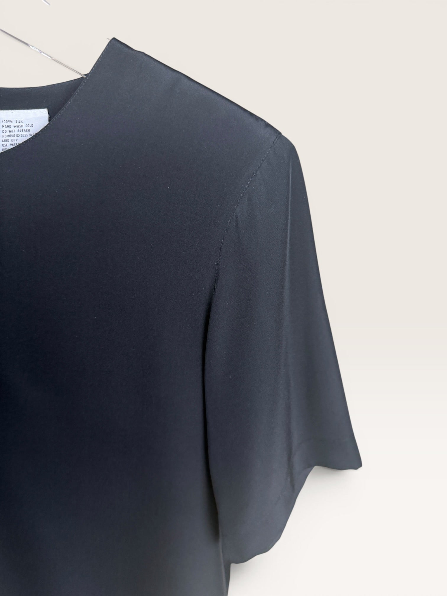 Galinda Wang Black Keyhole Back Blouse