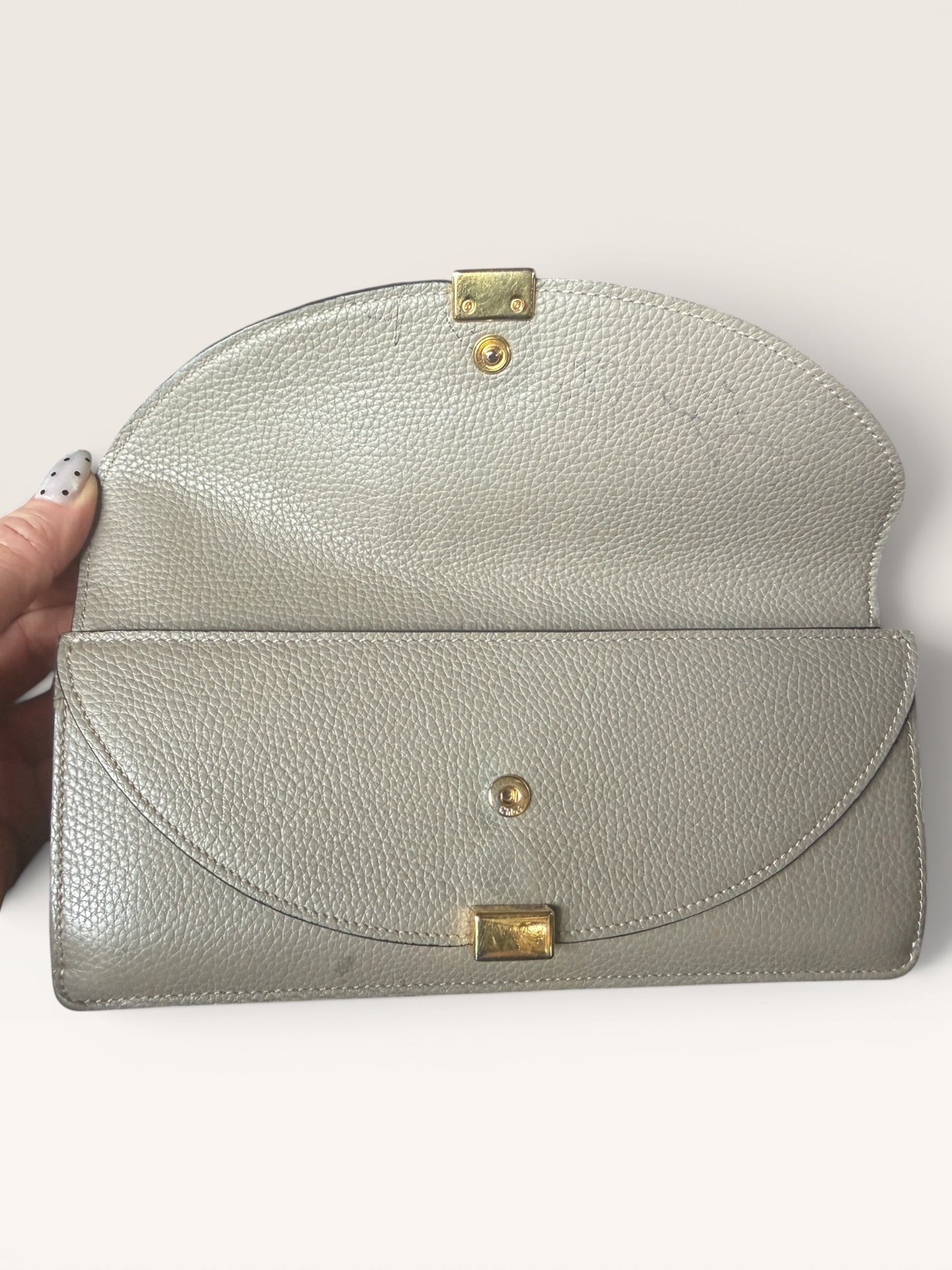 Chloé Gray Leather Wallet with Golden Hardware