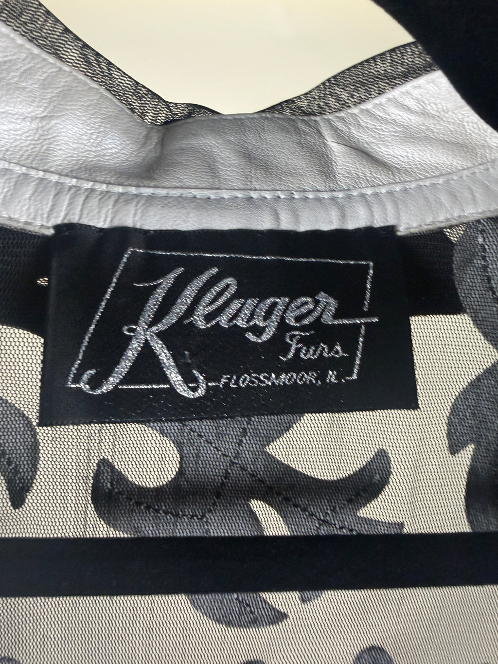 Kluger Furs 1990s Sleeveless Leather Appliqué Mesh Vest with Scalloped Hem - photo 8
